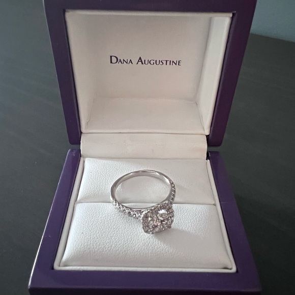 Dana Augustine diamond 1.05 carats ring - Picture 1 of 9